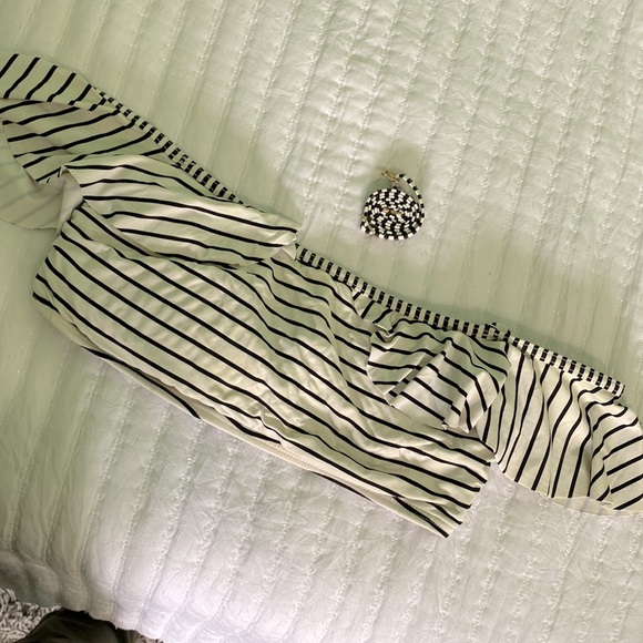 Black & White Stripped Vince Camuto 2 Piece Bathing Suit w/ Adjustable Strap - Picture 2 of 10